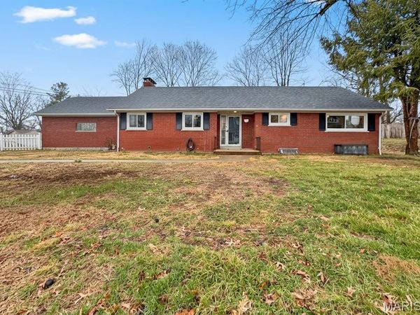 325 N MARKET Street N, Waterloo, IL 62298