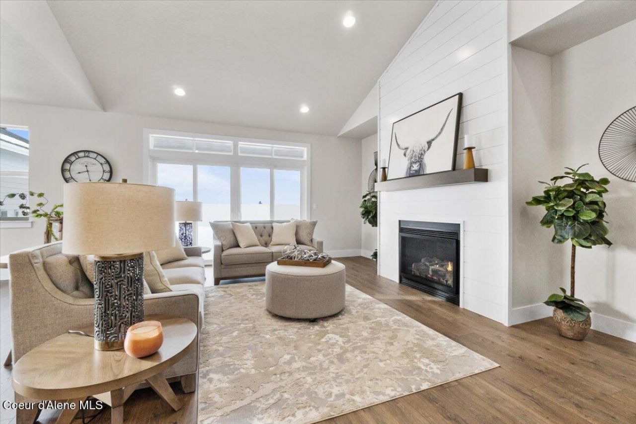 2976 N Cassiopeia St, Post Falls, ID 83854 Main Photo