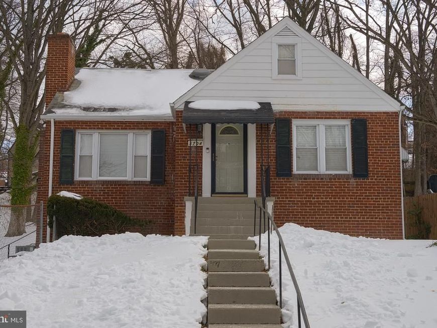 5704 Woodland Drive , Oxon Hill, MD 20745 Main Photo