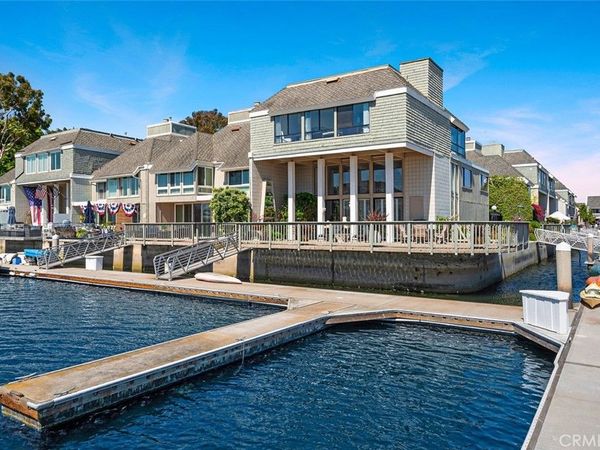 16445 Wimbledon Lane, Huntington Beach, CA 92649