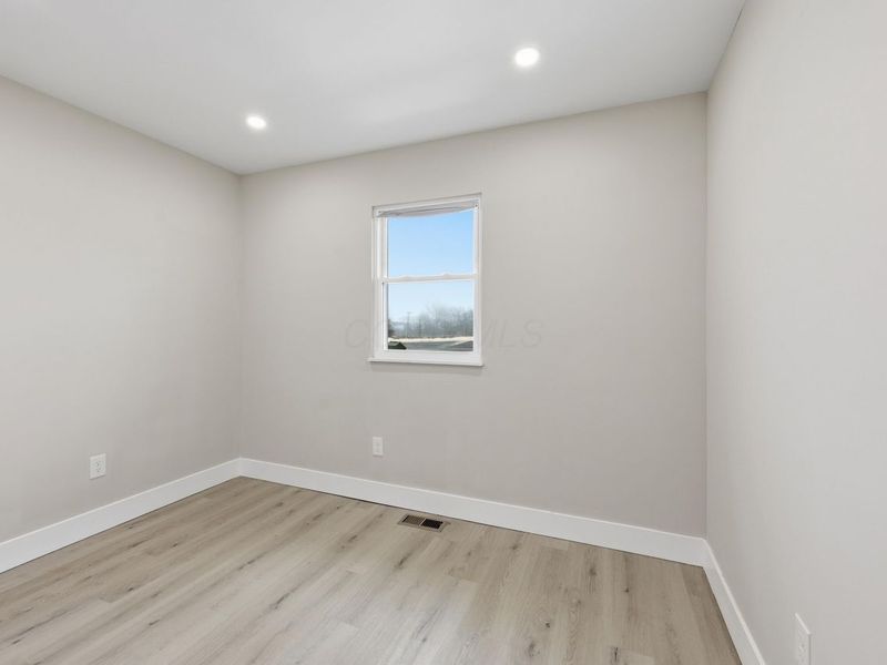 299 Lombard Road , Columbus, OH 43228 Photo 16