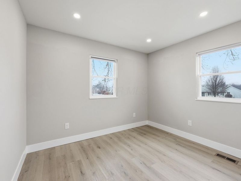 299 Lombard Road , Columbus, OH 43228 Photo 18