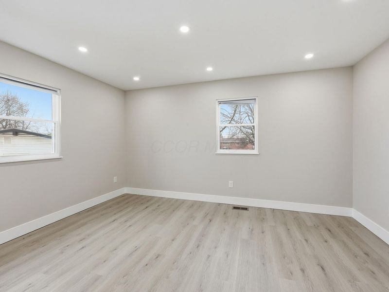 299 Lombard Road , Columbus, OH 43228 Photo 20