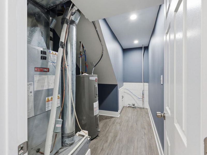 299 Lombard Road , Columbus, OH 43228 Photo 32