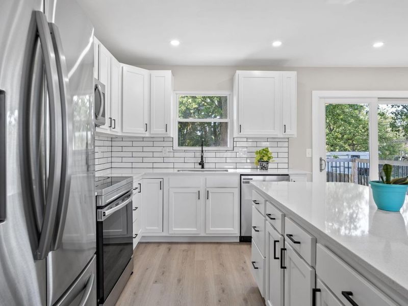 299 Lombard Road , Columbus, OH 43228 Photo 7