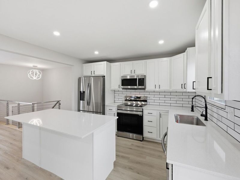 299 Lombard Road , Columbus, OH 43228 Photo 9