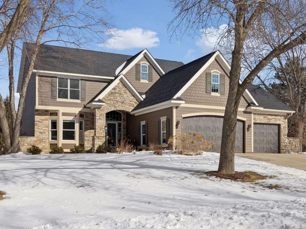 10488 Raleigh Road, Woodbury, MN 55129