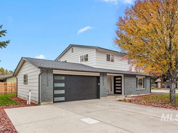 670 S Berwick Dr, Boise, ID 83706