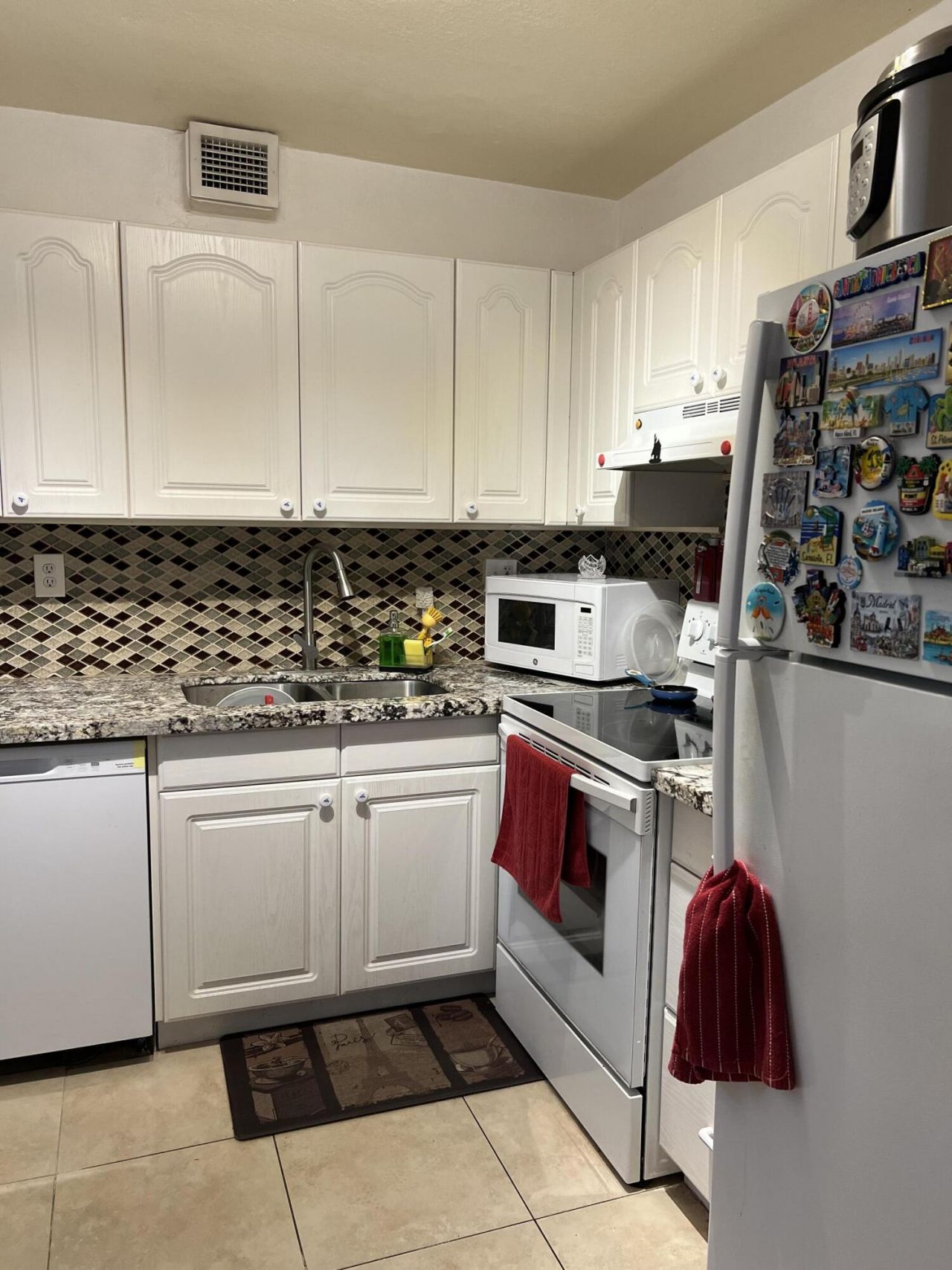 2286 Lake Osborne Drive, Unit 16, Lake Worth Beach, FL 33461 Photo