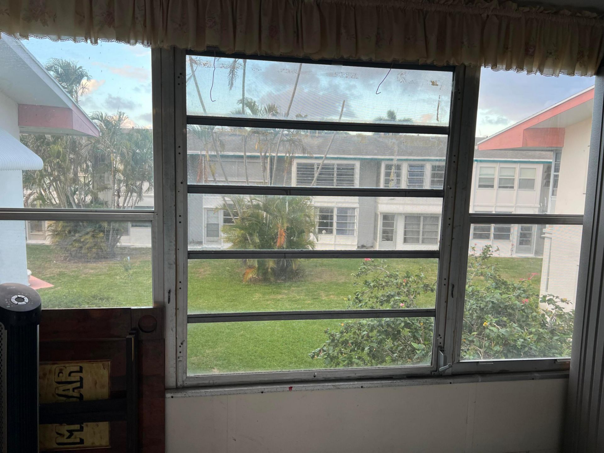 2286 Lake Osborne Drive, Unit 16, Lake Worth Beach, FL 33461 Photo