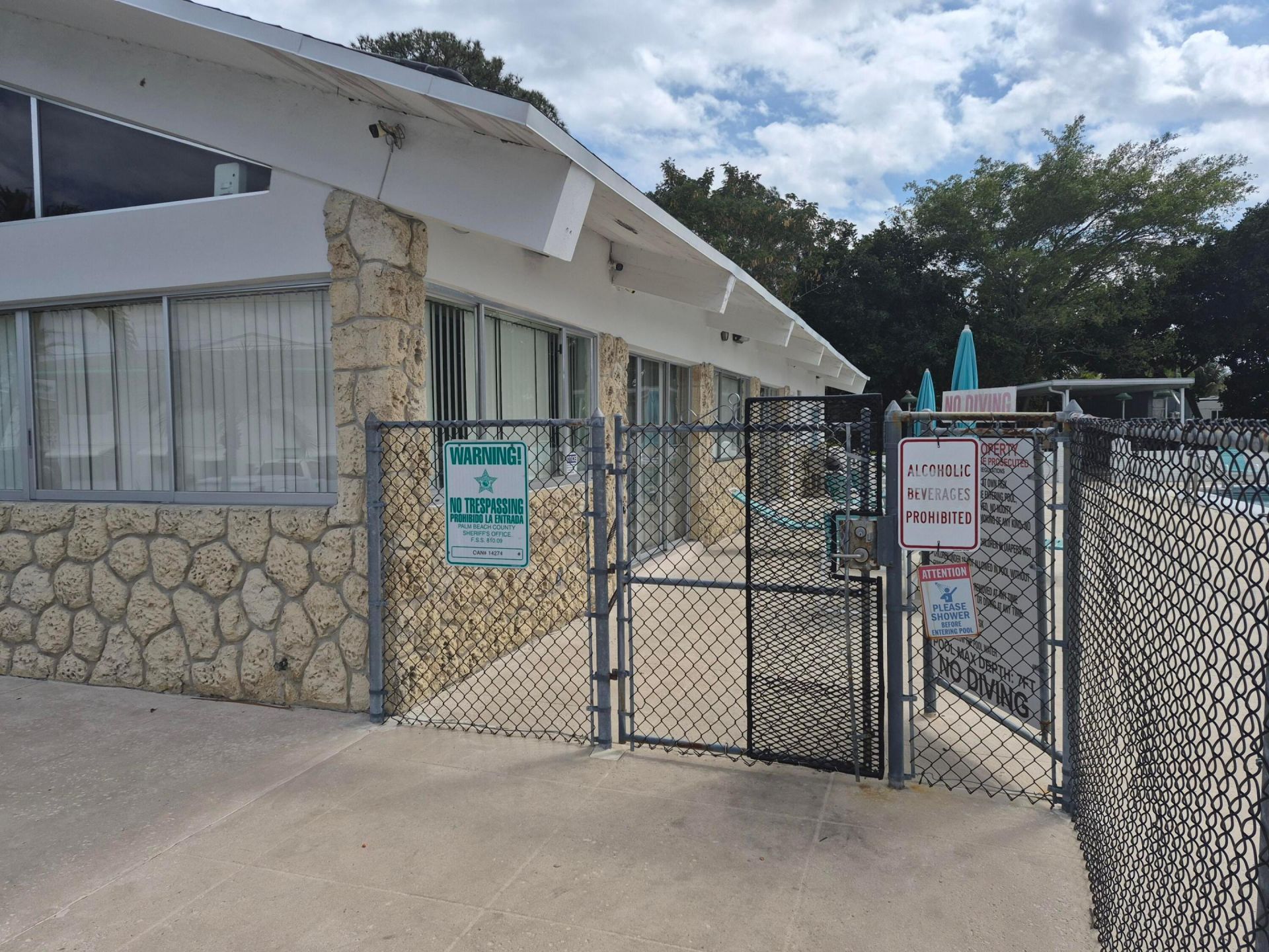 2286 Lake Osborne Drive, Unit 16, Lake Worth Beach, FL 33461 Photo