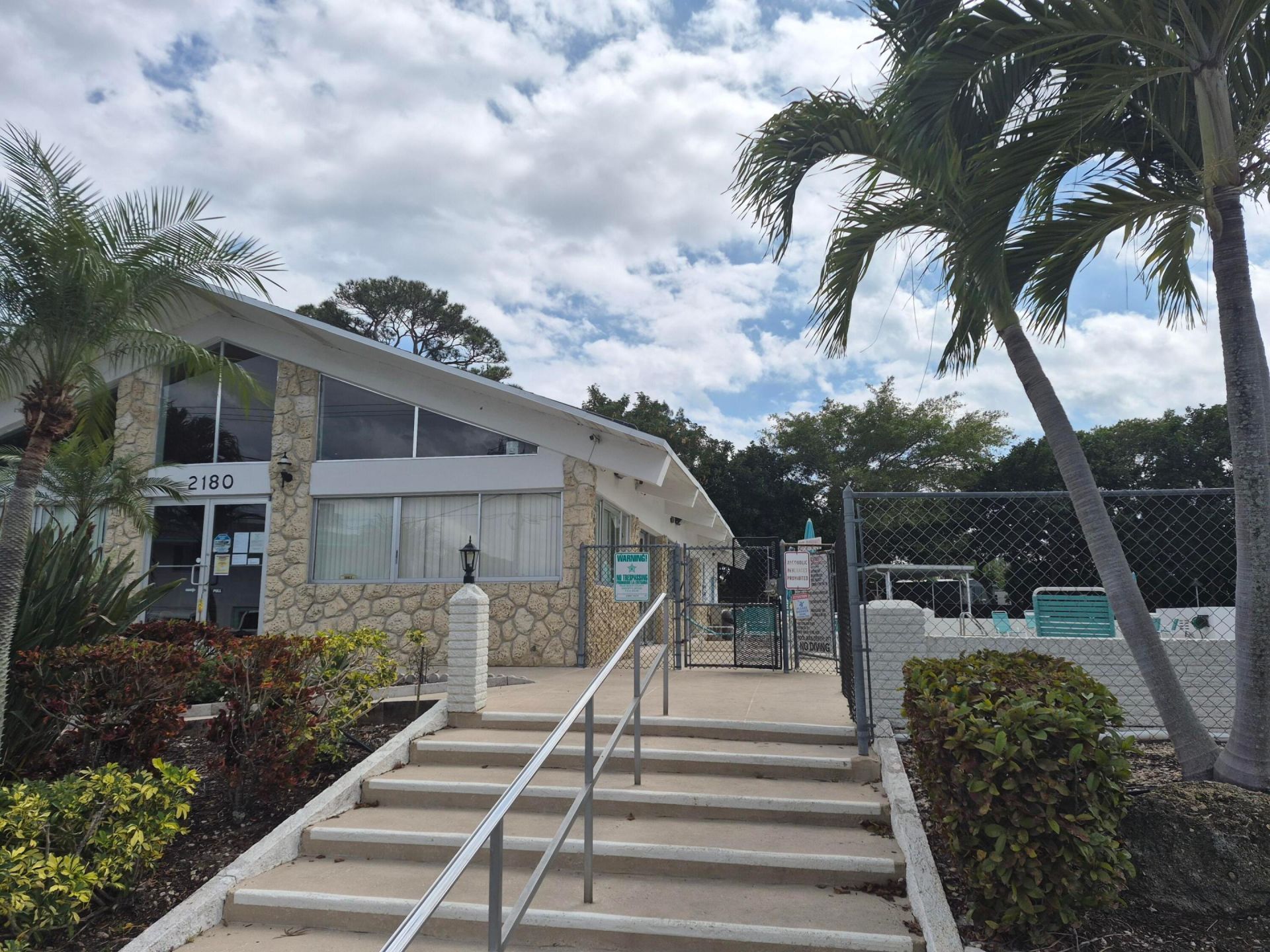 2286 Lake Osborne Drive, Unit 16, Lake Worth Beach, FL 33461 Photo