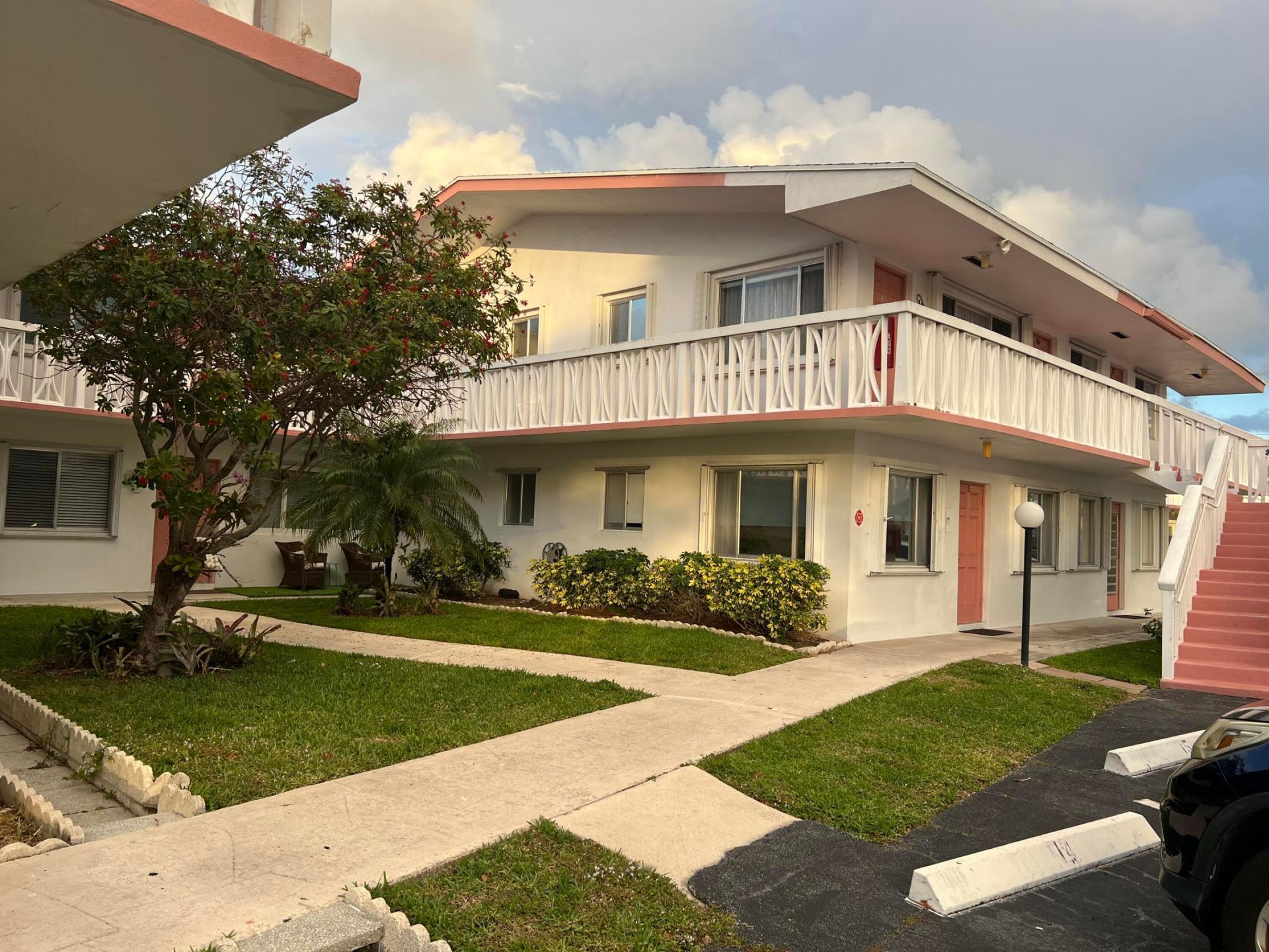 2286 Lake Osborne Drive, Unit 16, Lake Worth Beach, FL 33461 Photo