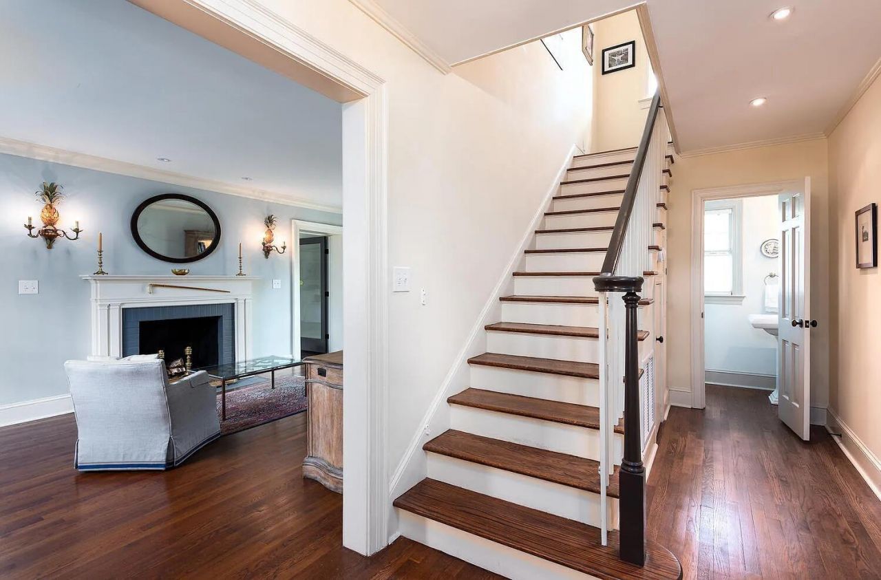 32 Jamestown Road Photo 16