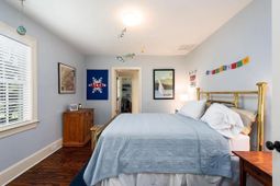 32 Jamestown Road photo 4