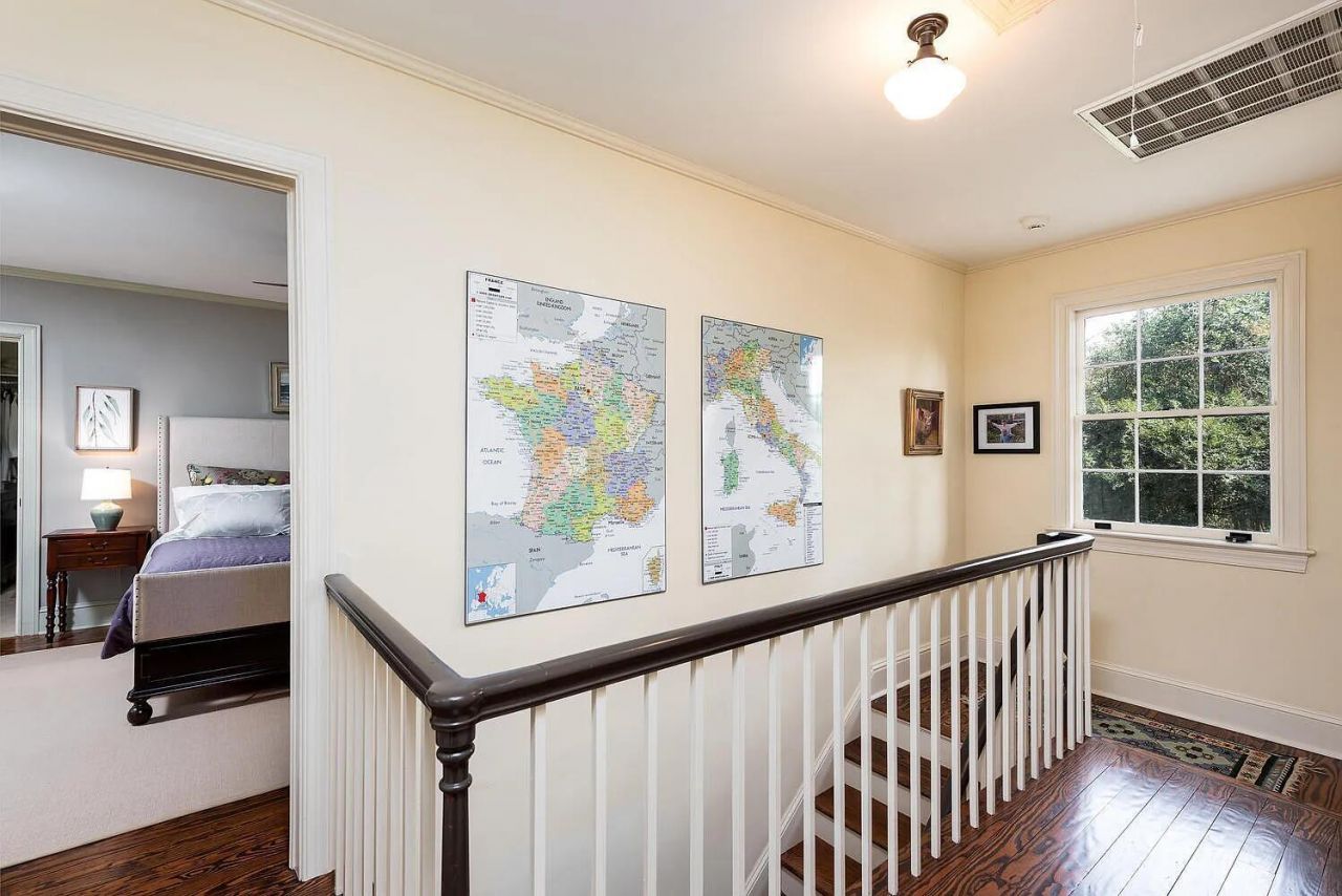 32 Jamestown Road Photo 5