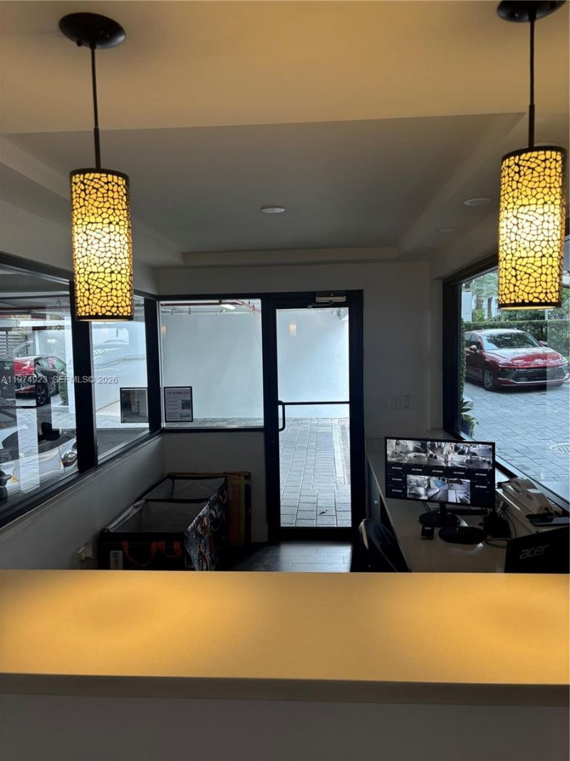 5845 Collins Ave , Unit 106, Miami Beach, FL 33140 Photo