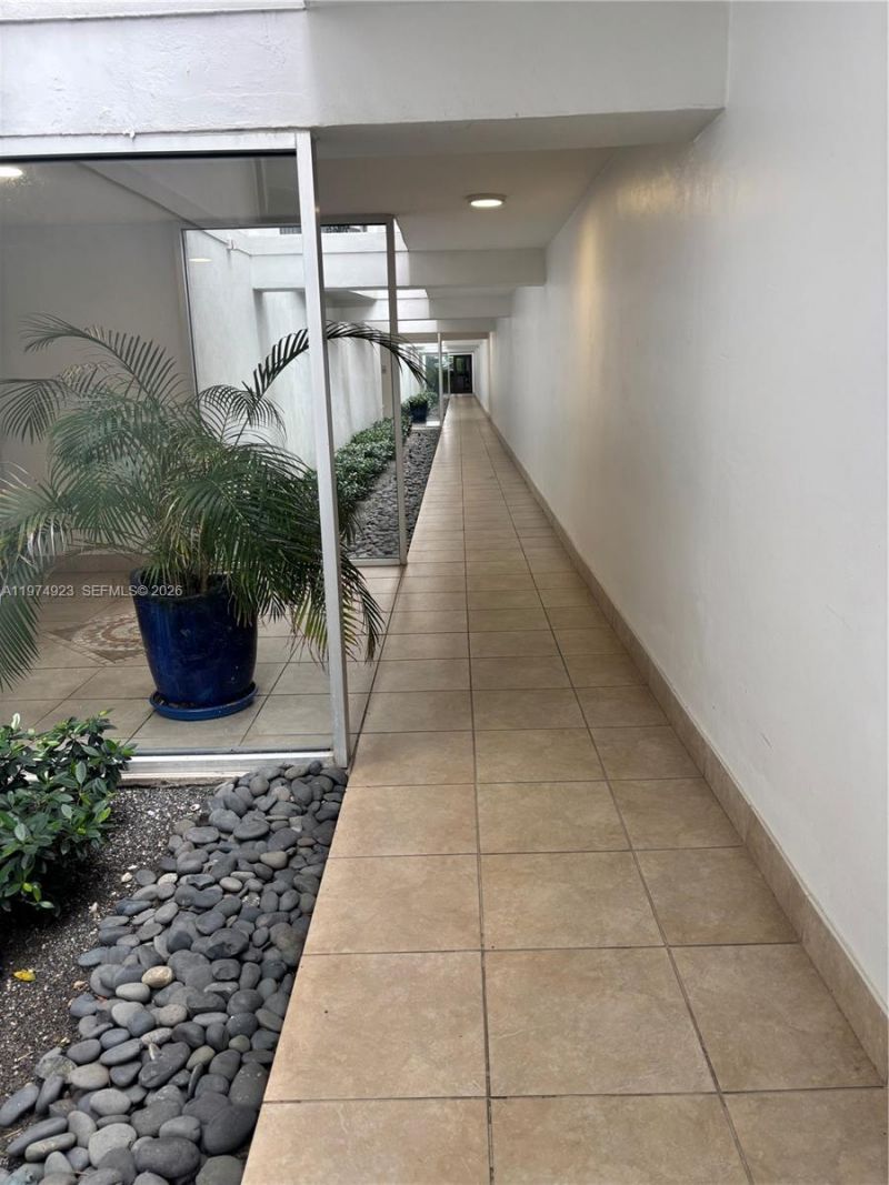 5845 Collins Ave , Unit 106, Miami Beach, FL 33140 Photo