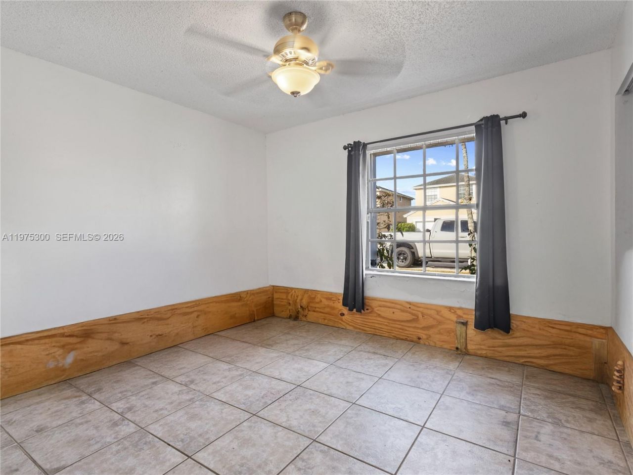 216 W Riverbend Dr , Sunrise, FL 33326 Photo