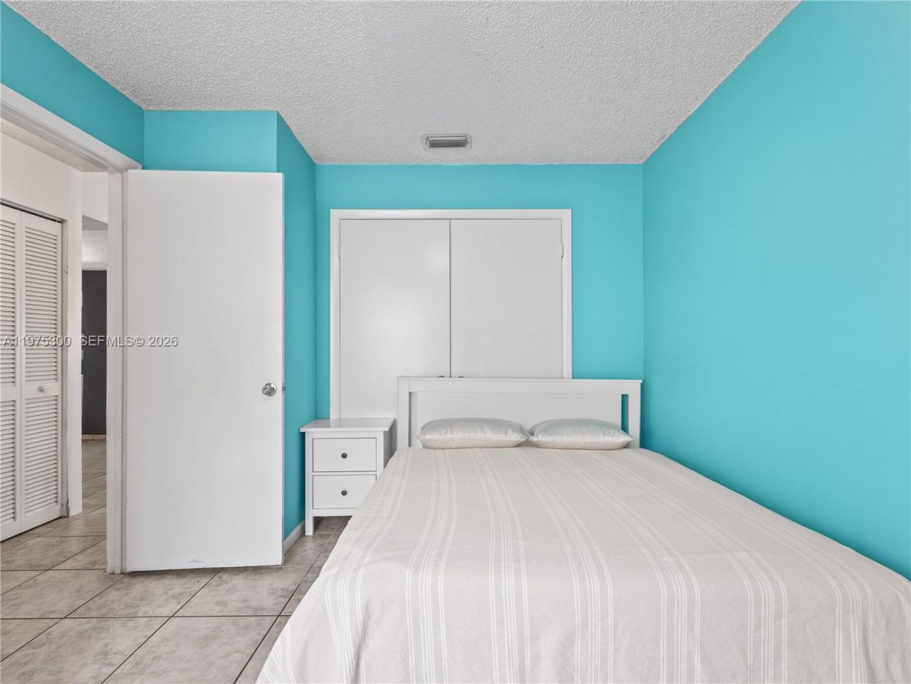 216 W Riverbend Dr , Sunrise, FL 33326 Photo