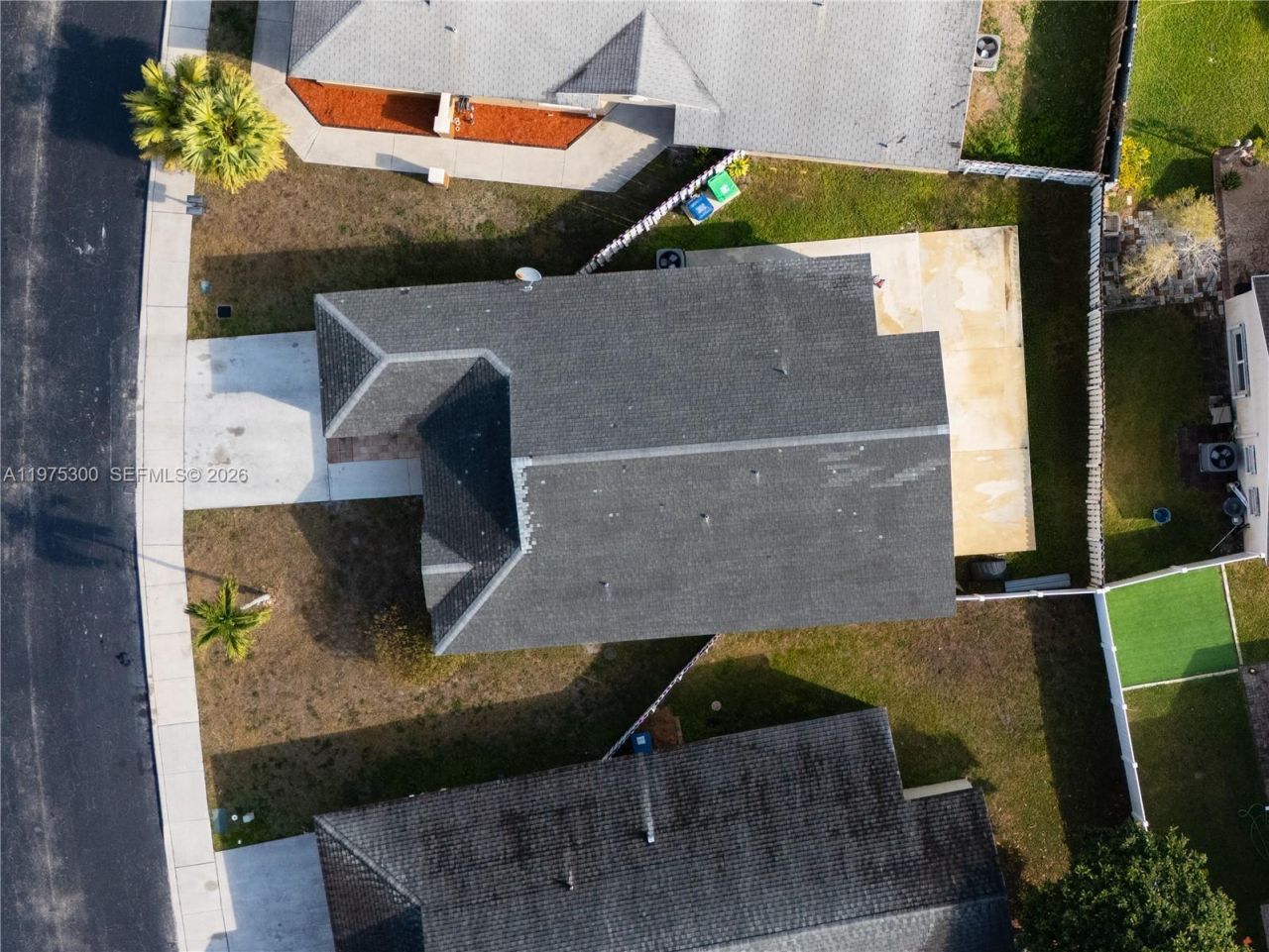 216 W Riverbend Dr , Sunrise, FL 33326 Photo