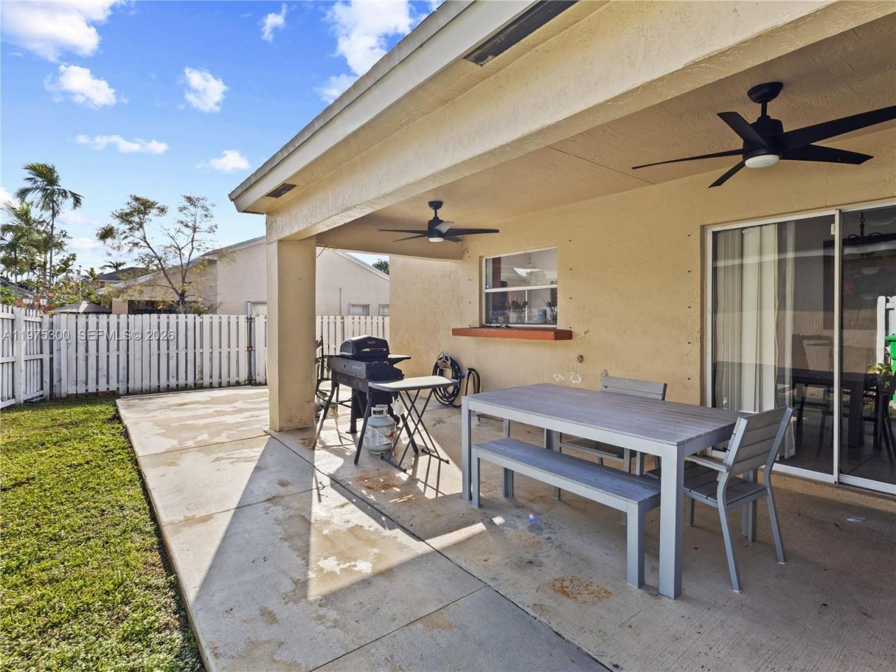 216 W Riverbend Dr , Sunrise, FL 33326 Photo