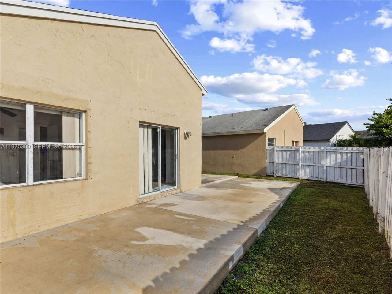 216 W Riverbend Dr , Sunrise, FL 33326 Photo