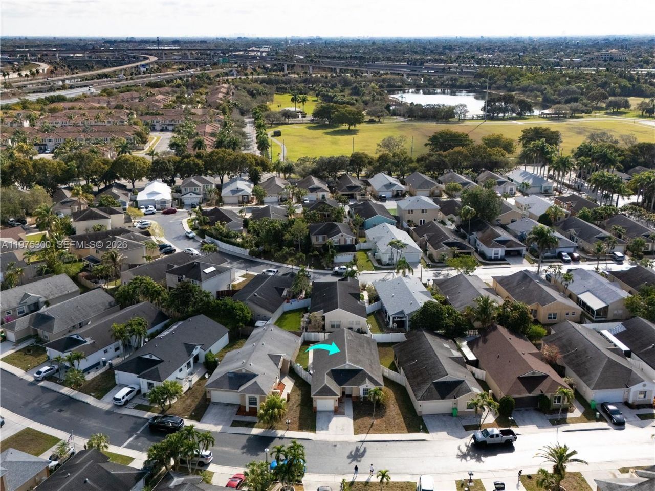 216 W Riverbend Dr , Sunrise, FL 33326 Photo