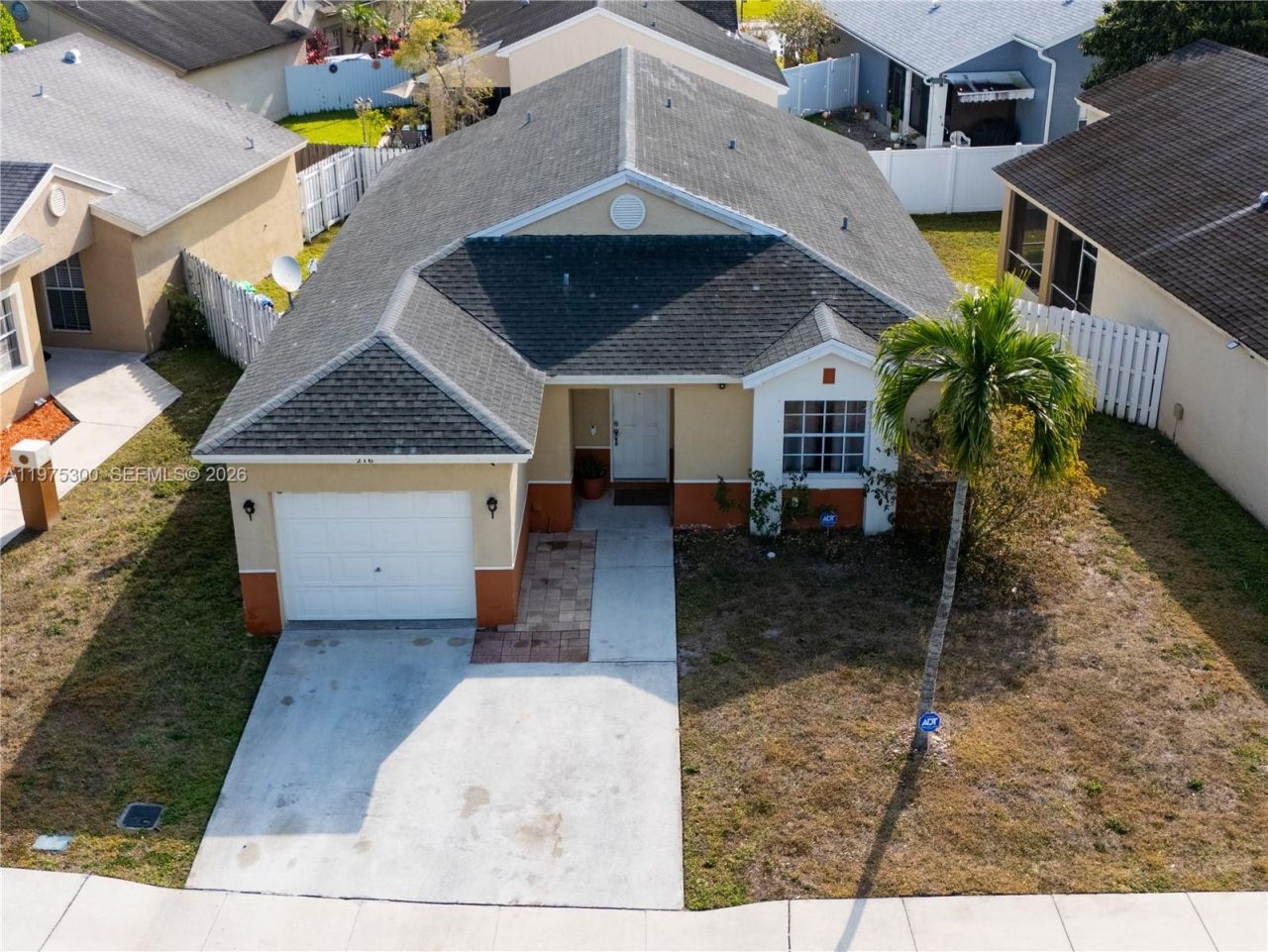 216 W Riverbend Dr , Sunrise, FL 33326 Photo