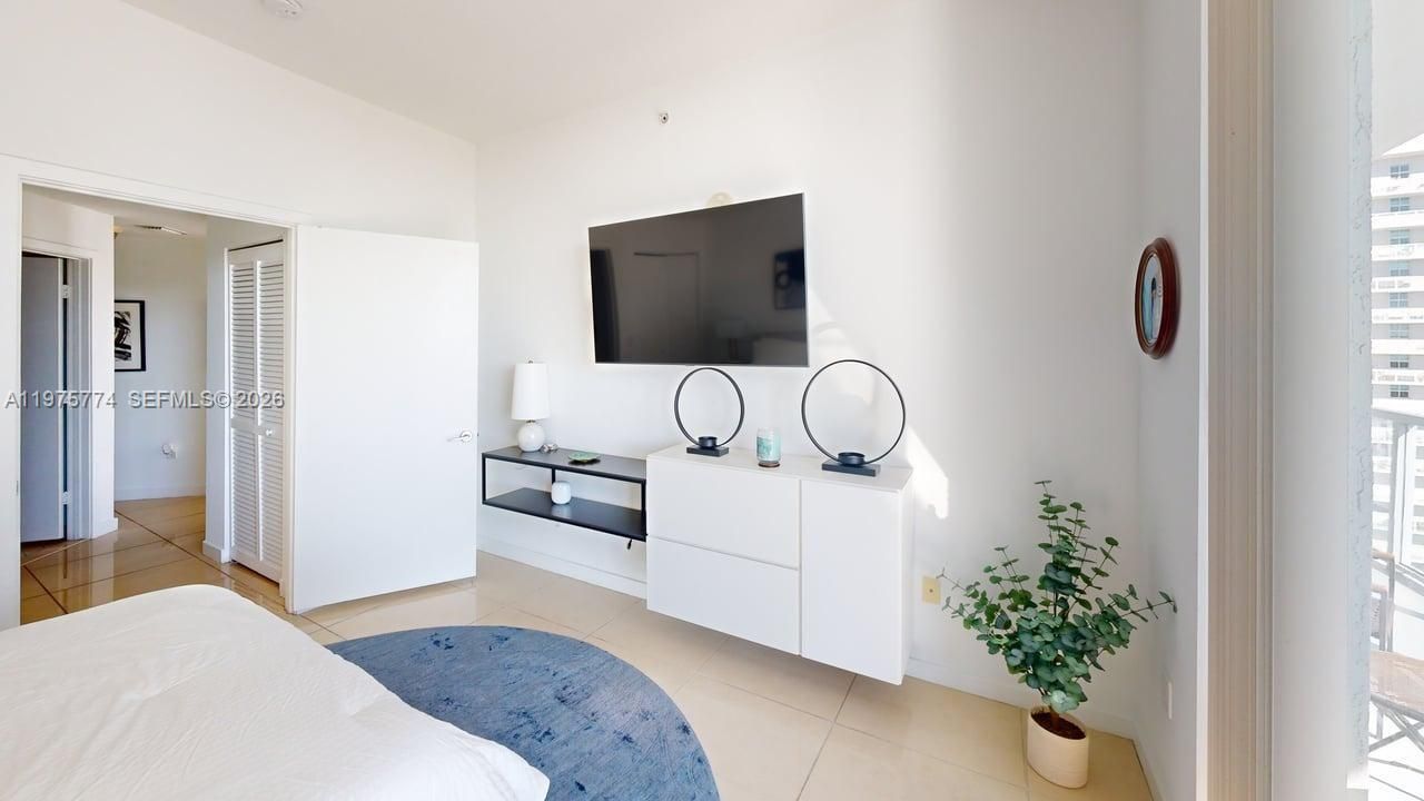 79 SW 12th St , Unit 2206-S, Miami, FL 33130 Photo