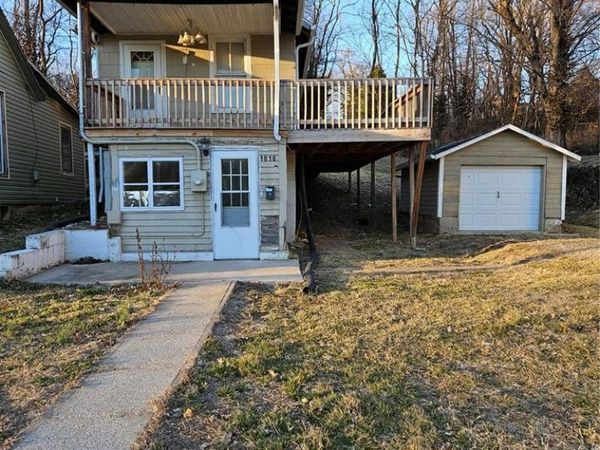 1016 Hayward Street , Hannibal, MO 63401