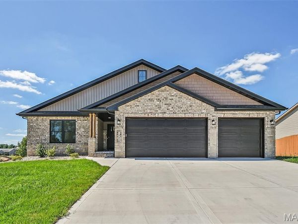 1847 Robins Mill Court , Maryville, IL 62062