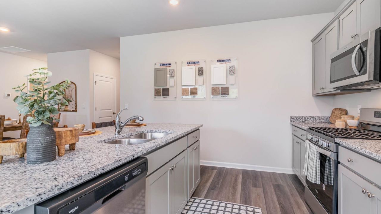 406 Hadley Springs Ave  Photo 5