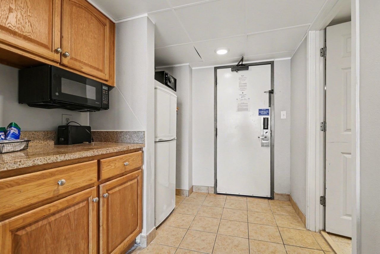 7100 N Ocean Blvd. Photo 9