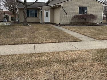 47825 N Chrys Road W, Macomb Twp, MI 48044