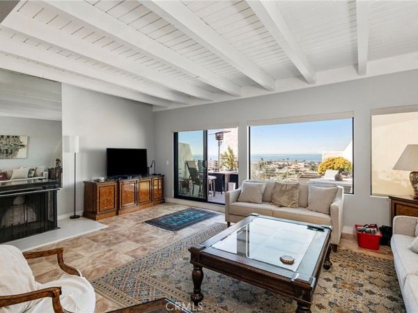 736 Gould Avenue, Unit 13, Hermosa Beach, CA 90254