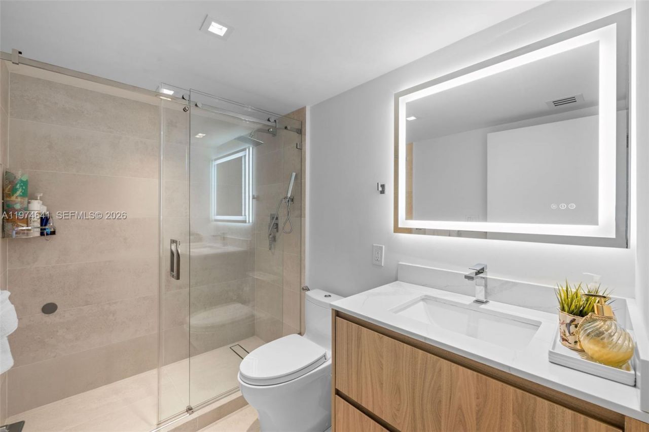 650 West Ave, Unit 908, Miami Beach, FL 33139 Photo