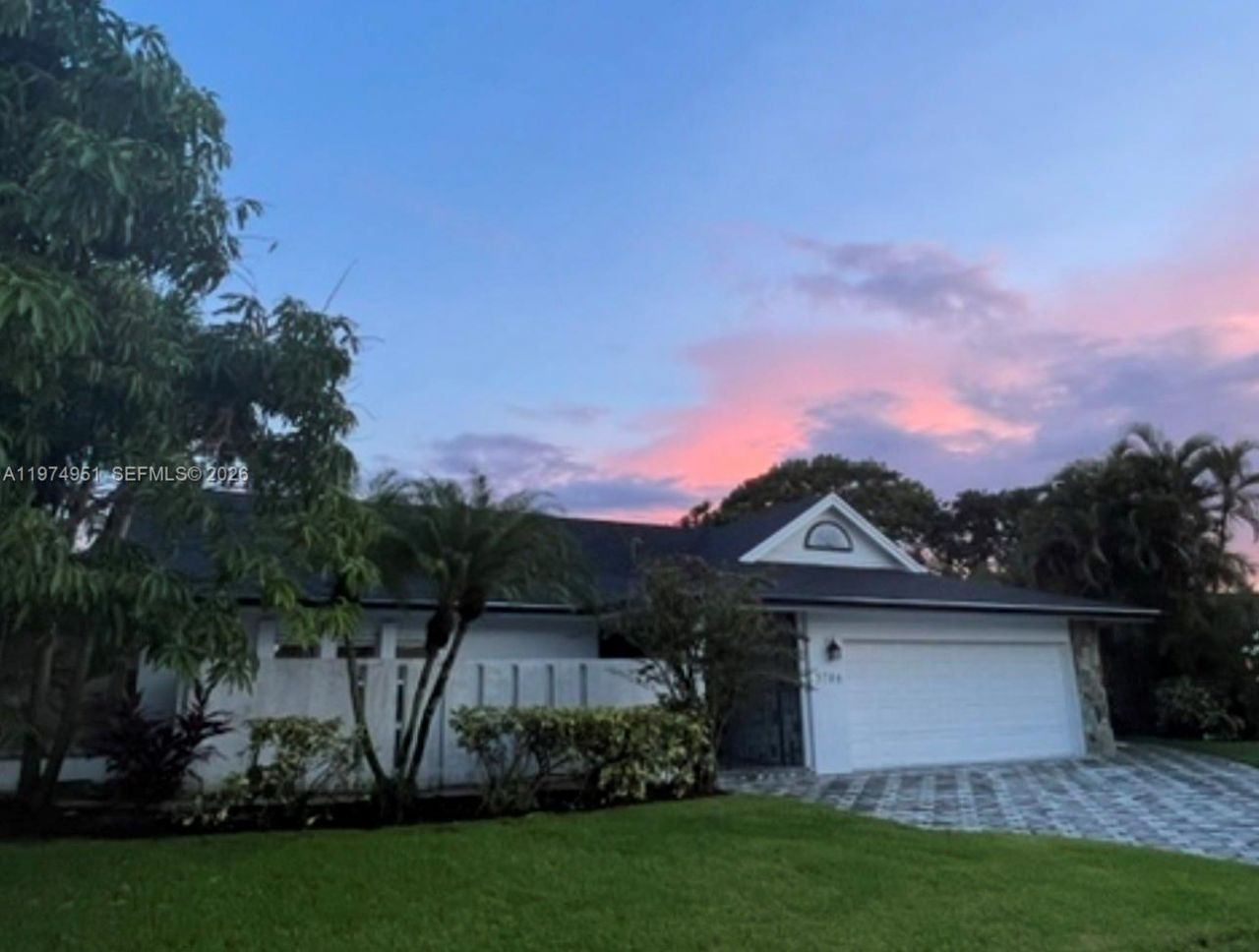 5706 Guava Dr, Tamarac, FL 33319 Photo