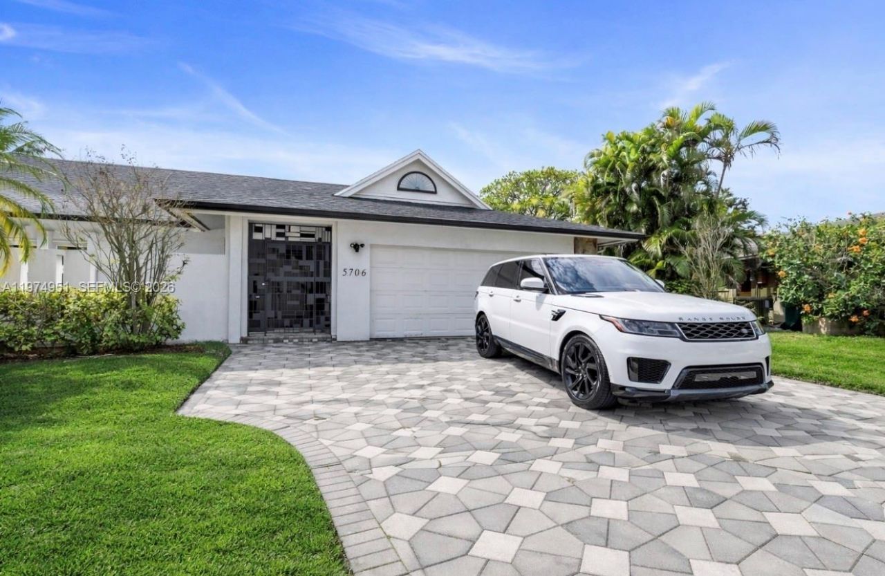 5706 Guava Dr, Tamarac, FL 33319 Photo