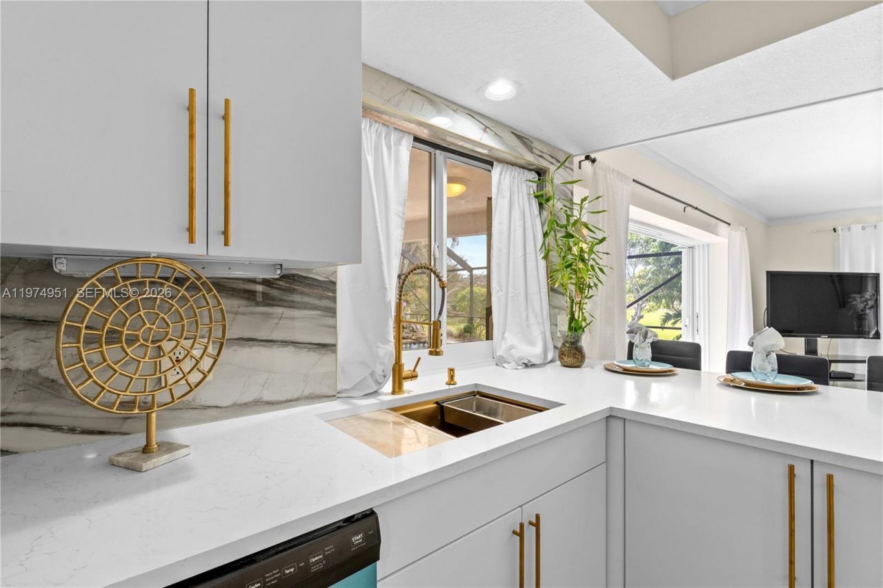 5706 Guava Dr, Tamarac, FL 33319 Photo