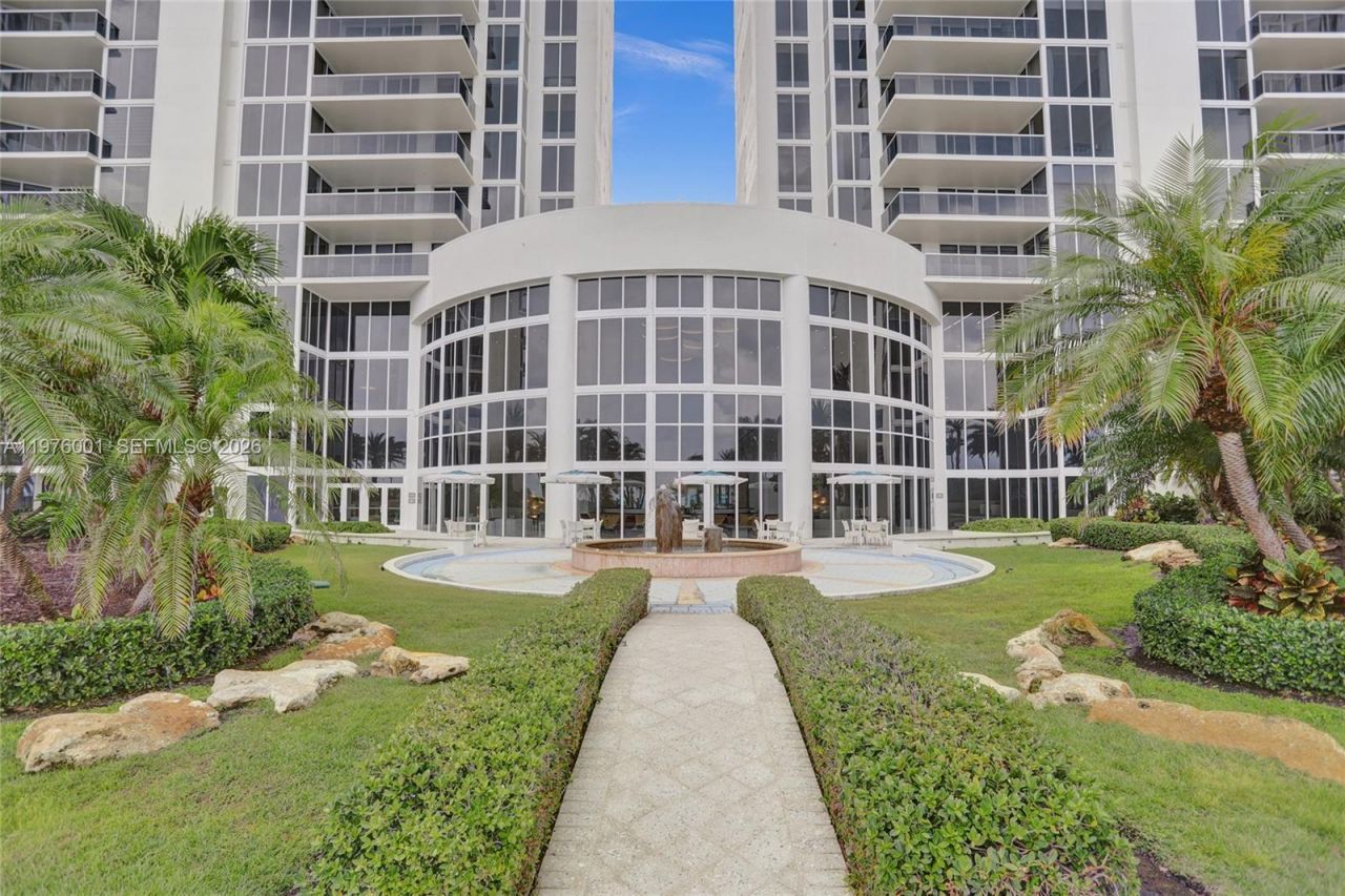 19111 Collins Ave , Unit 908, Sunny Isles Beach, FL 33160 Photo