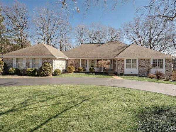 9802 Eagle Hill Lane, Sunset Hills, MO 63127