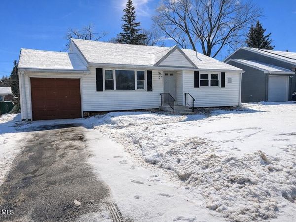 9 Dover Drive, Latham, NY 12110