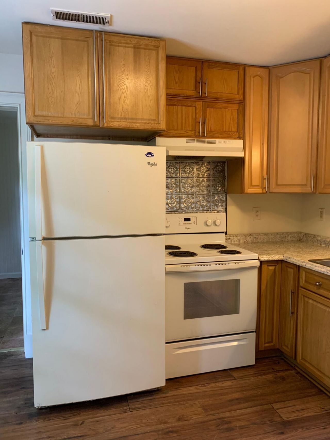 711 Locust Street Photo 9