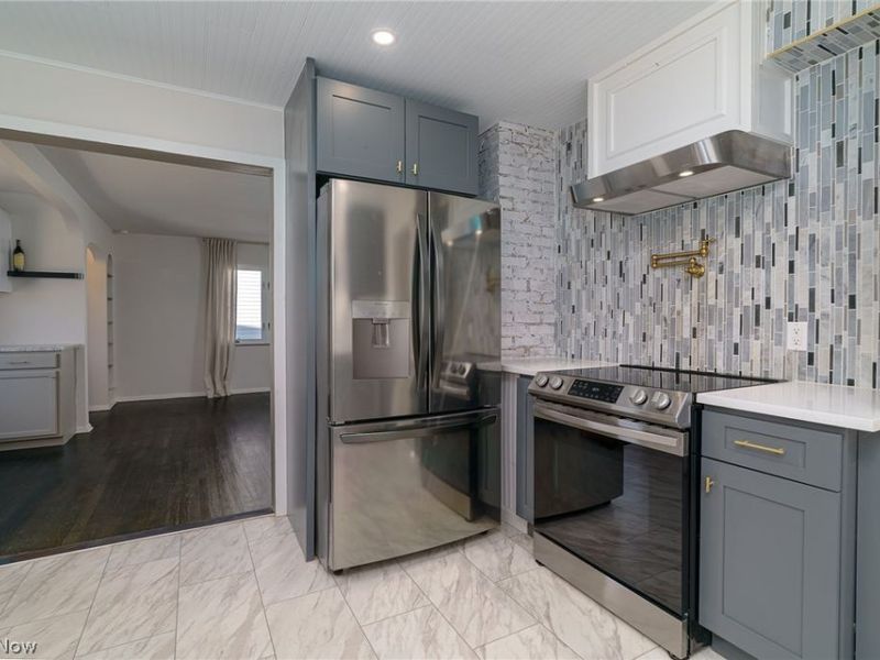 4041 W 229th Street, Fairview Park, OH 44126 Photo 10