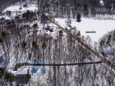 291 Wigwam Rd, West Brookfield, MA 01585