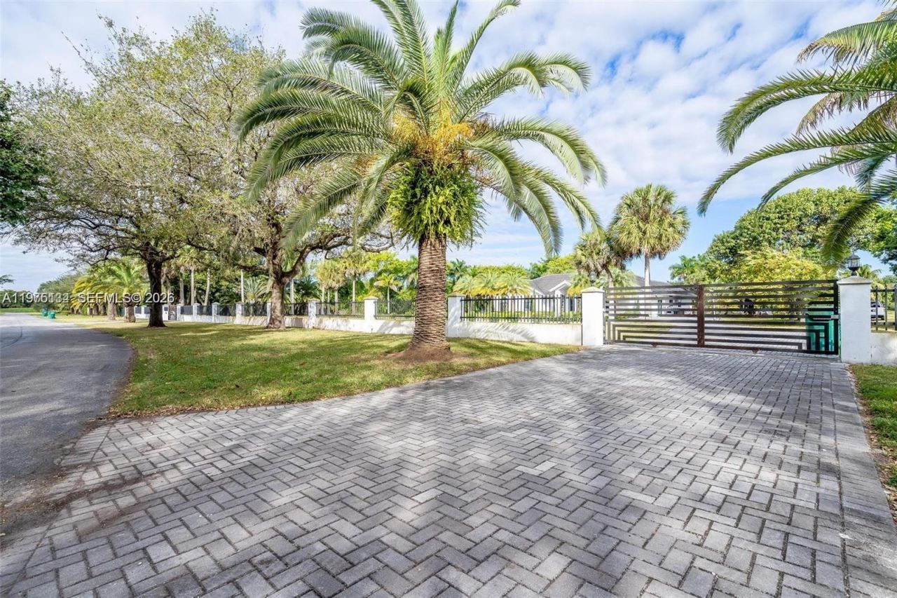 17795 SW 158th St, Unit 17795, Miami, FL 33187 Photo