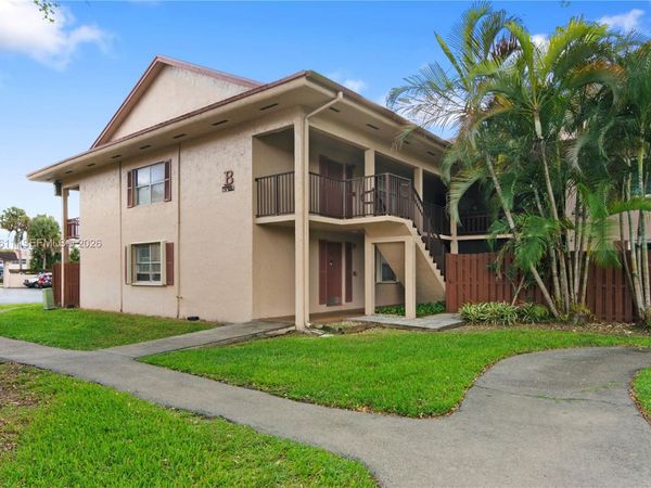 11209 SW 88th St , Unit 101B, Miami, FL 33176