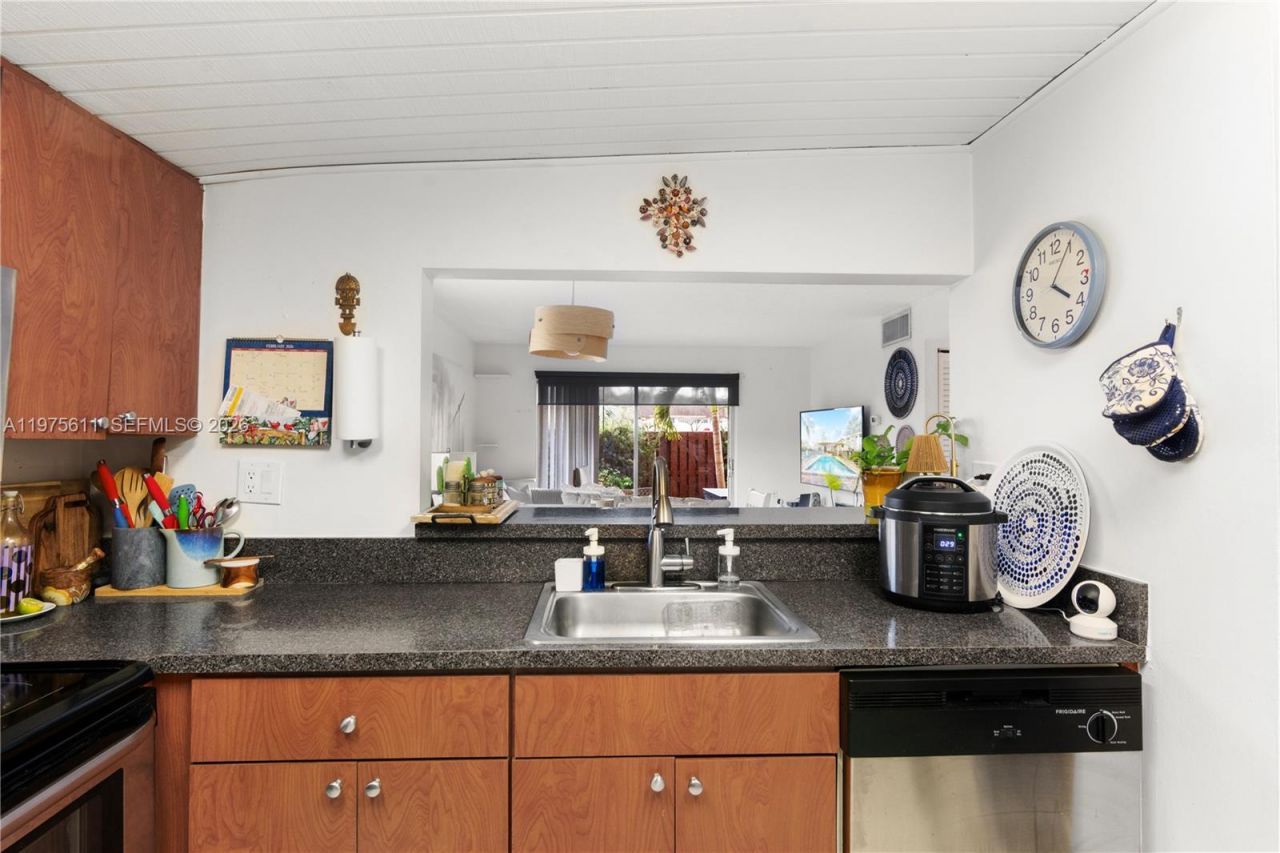 11209 SW 88th St , Unit 101B, Miami, FL 33176 Photo