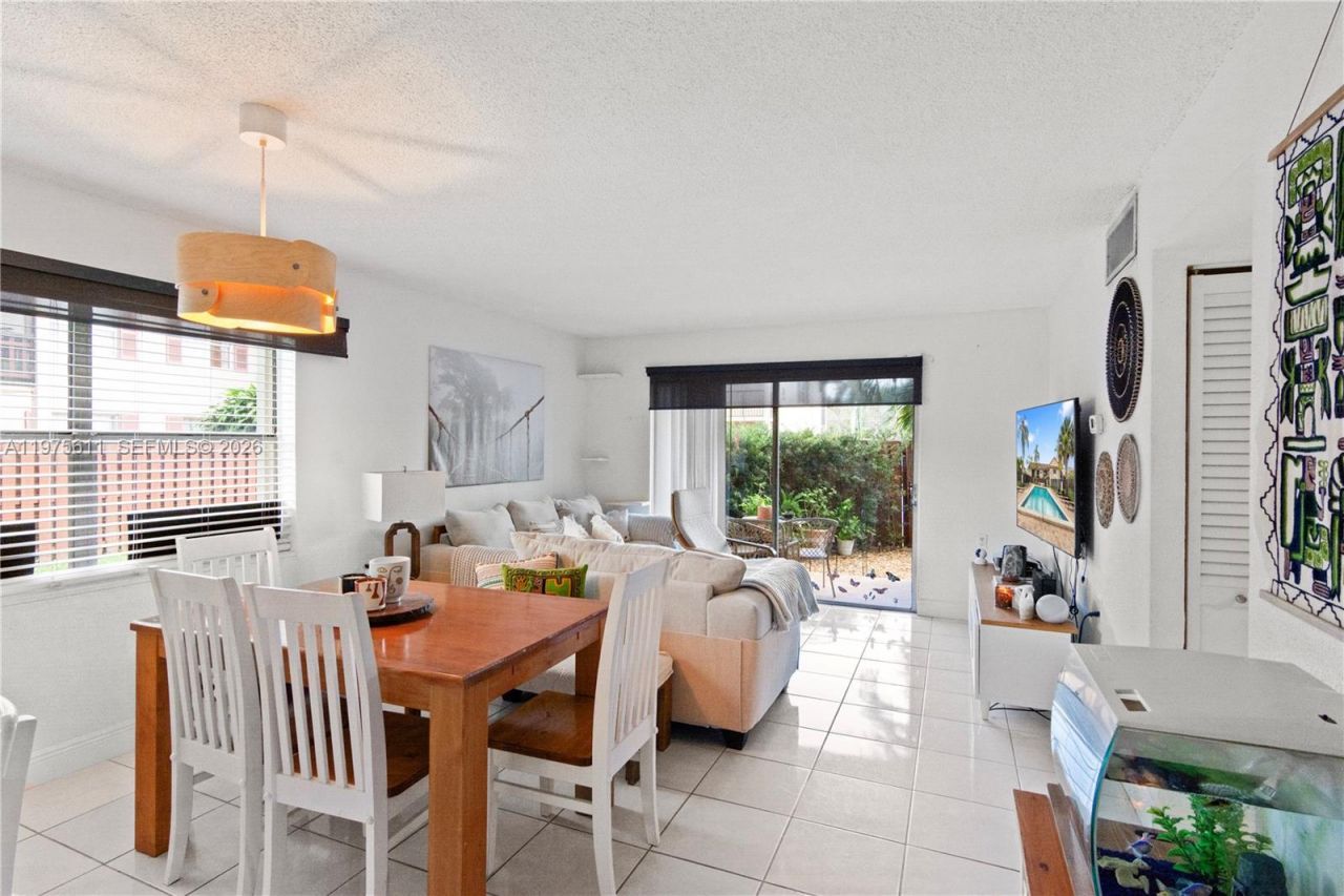 11209 SW 88th St , Unit 101B, Miami, FL 33176 Photo